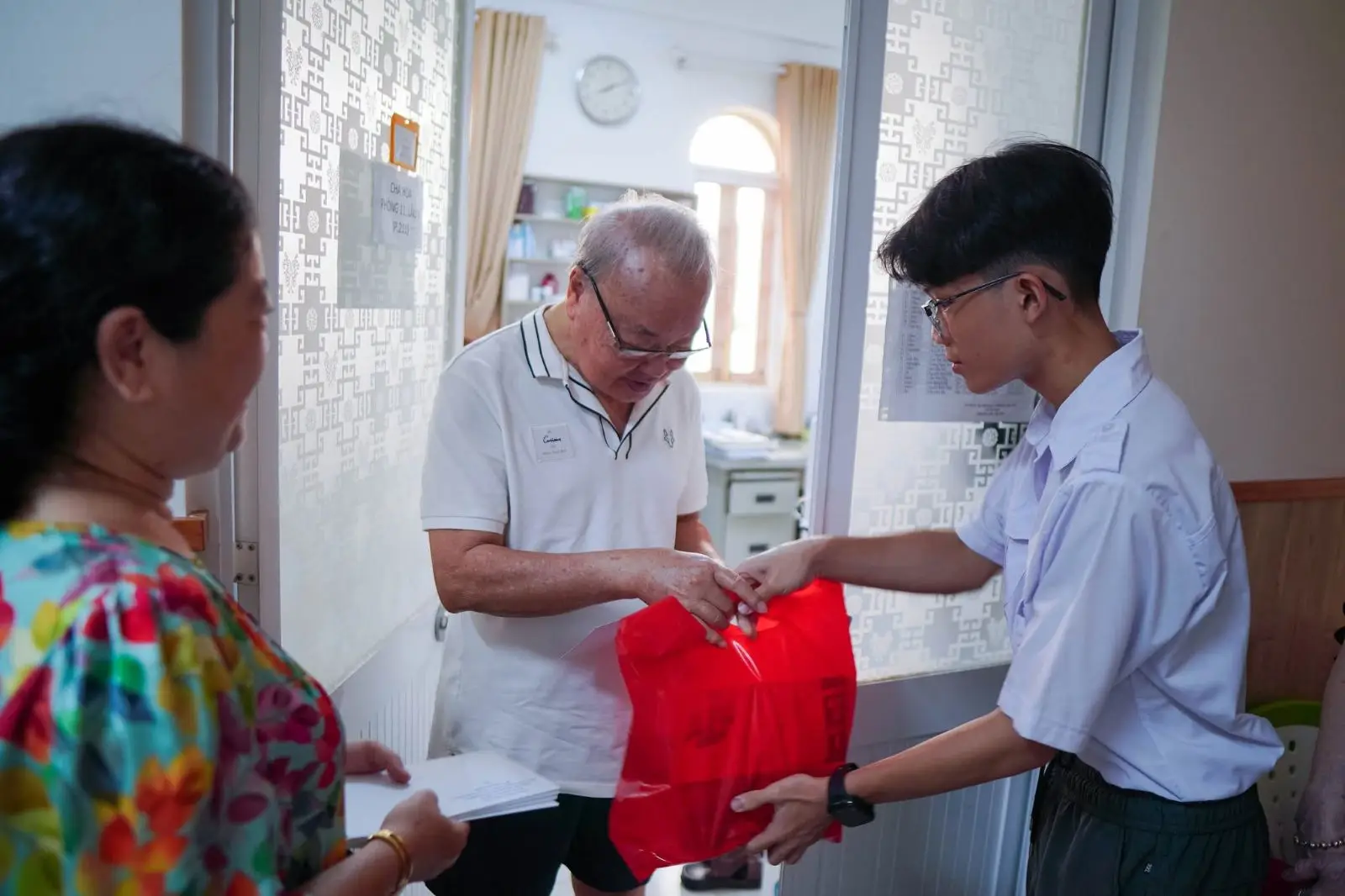 Hành hương lòng Chúa thương xót ngày 26.04.2025 của giáo dân Giáo xứ Thánh Martino 52 Hành hương lòng Chúa thương xót ngày 26.04.2025 của giáo dân Giáo xứ Thánh Martino - ảnh 51