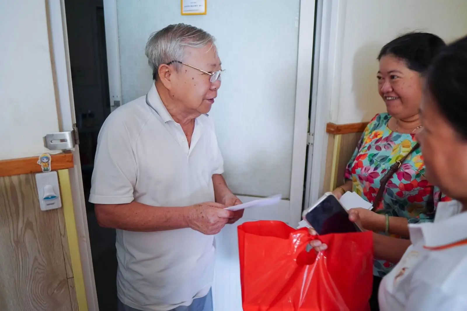 Hành hương lòng Chúa thương xót ngày 26.04.2025 của giáo dân Giáo xứ Thánh Martino 55 Hành hương lòng Chúa thương xót ngày 26.04.2025 của giáo dân Giáo xứ Thánh Martino - ảnh 54