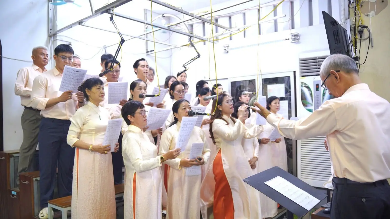 Lễ kính Thánh Piô 5 Dấu – Bổn mạng Giáo khu 2 và bài học của sự vâng phục - ảnh 56