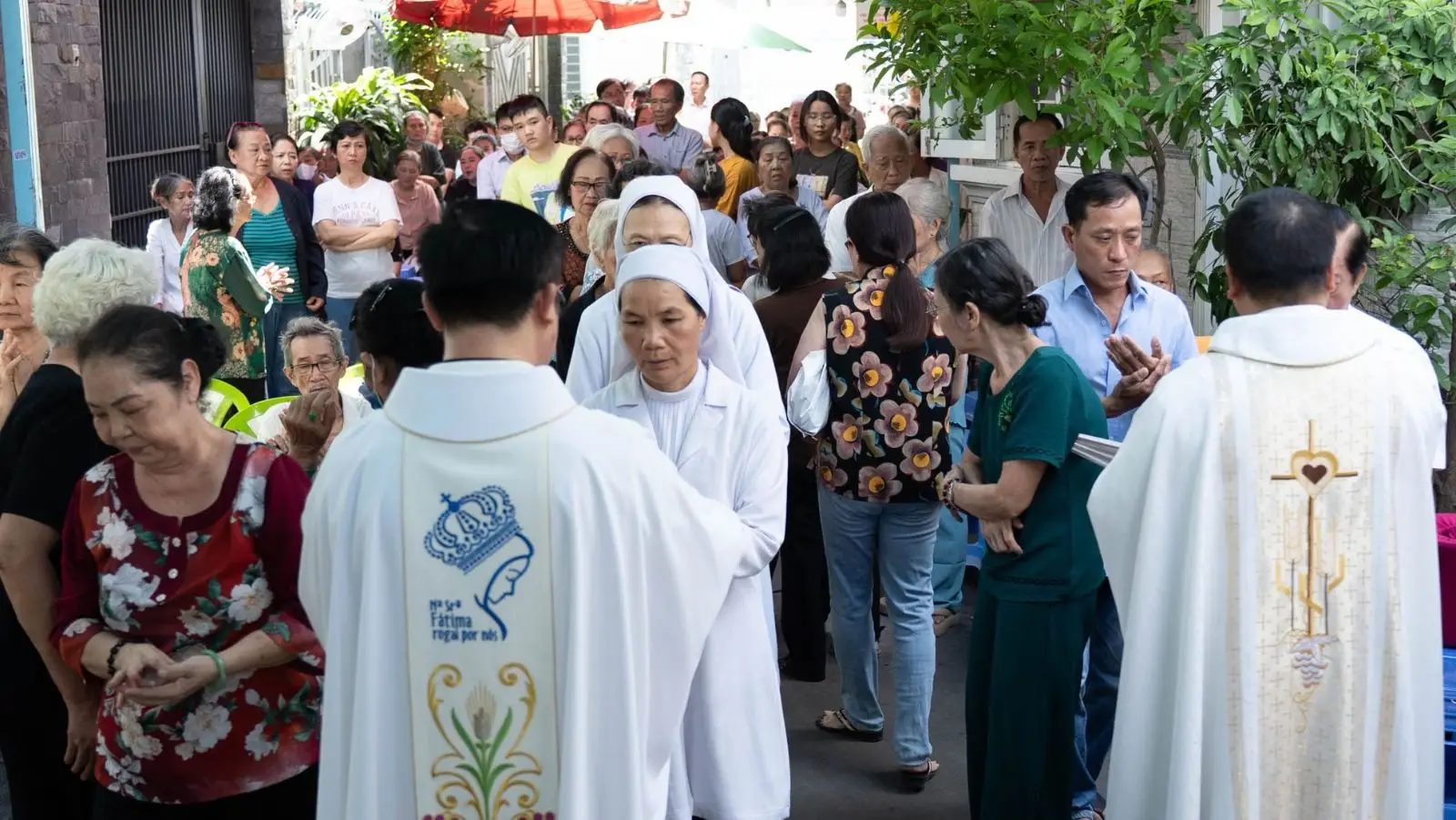 Mừng lễ Đức Mẹ Fatima – bổn mạng Giáo khu 1 Giáo xứ Thánh Martino 40 Mừng lễ Đức Mẹ Fatima – bổn mạng Giáo khu 1 Giáo xứ Thánh Martino - ảnh 39