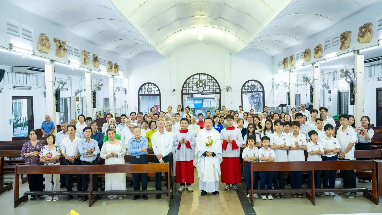 Mừng lễ Thánh Giuse Thợ – quan thầy của Cha Sở Giáo xứ Thánh Martino 8 Mừng lễ Thánh Giuse Thợ – quan thầy của Cha Sở Giáo xứ Thánh Martino - ảnh 7