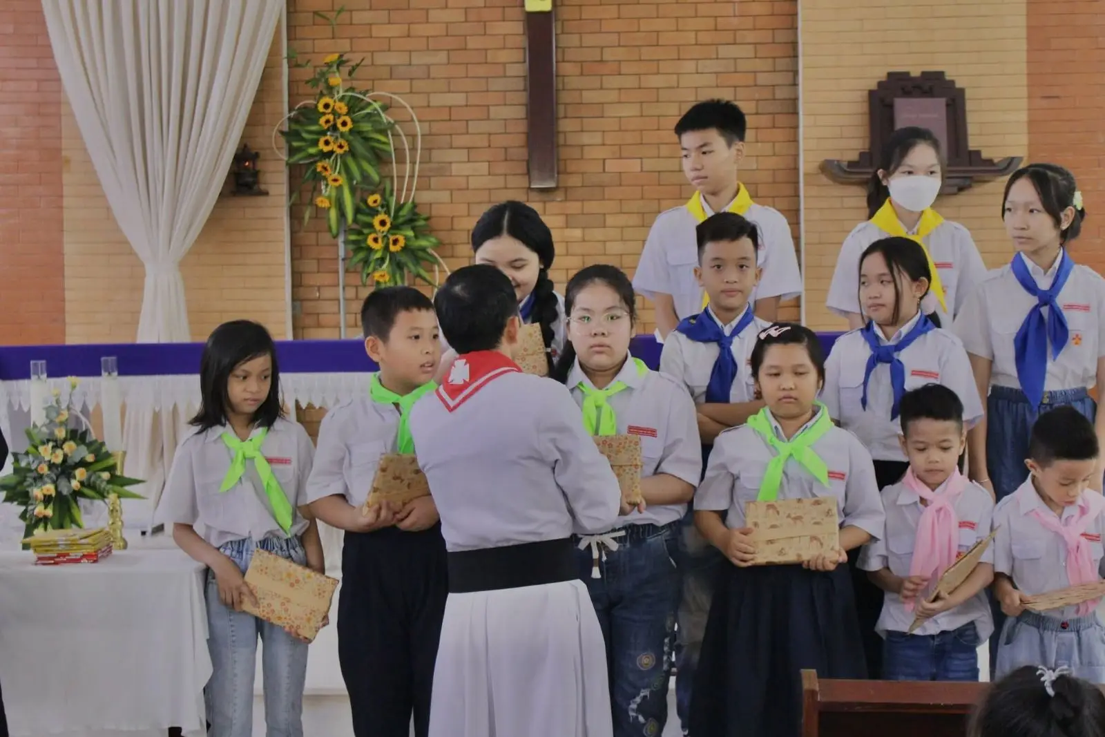 Sinh hoạt phát thưởng chiến dịch Sa mạc nở hoa của thiếu nhi - ảnh 1