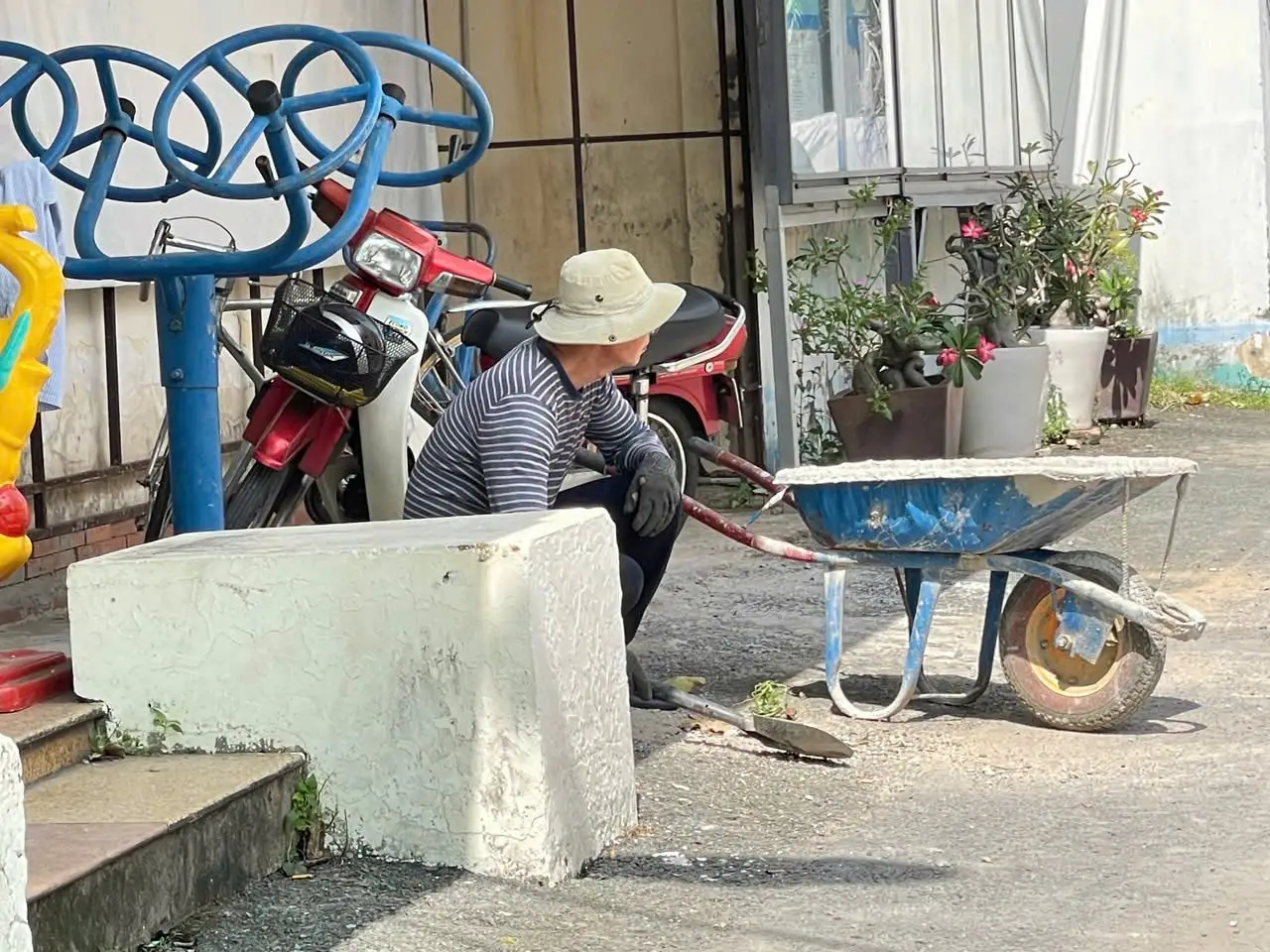 Tạ ơn Chúa vì một công trình thiết thực vừa hoàn thành tại Giáo xứ Thánh Martino 8 Tạ ơn Chúa vì một công trình thiết thực vừa hoàn thành tại Giáo xứ Thánh Martino - ảnh 7