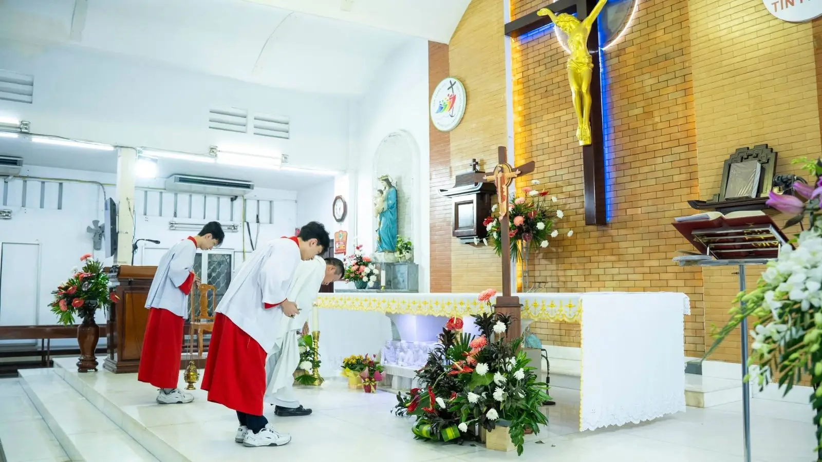 Thánh lễ Đức Mẹ dâng mình 21.11.2025 tại Giáo xứ Thánh Martino 19 Thánh lễ Đức Mẹ dâng mình 21.11.2025 tại Giáo xứ Thánh Martino - ảnh 18