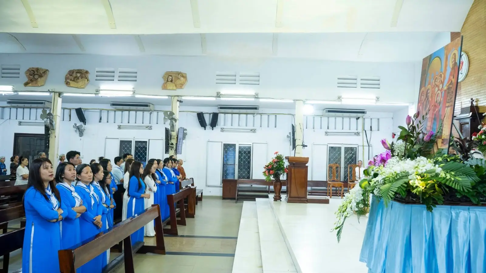 Thánh lễ Đức Mẹ dâng mình 21.11.2025 tại Giáo xứ Thánh Martino 20 Thánh lễ Đức Mẹ dâng mình 21.11.2025 tại Giáo xứ Thánh Martino - ảnh 19