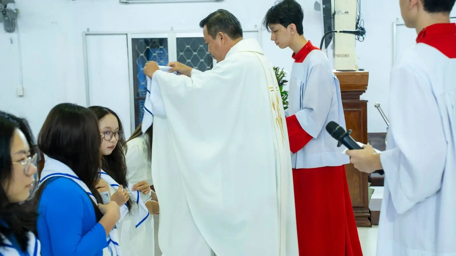 Thánh lễ Đức Mẹ dâng mình 21.11.2025 tại Giáo xứ Thánh Martino 33 Thánh lễ Đức Mẹ dâng mình 21.11.2025 tại Giáo xứ Thánh Martino - ảnh 32