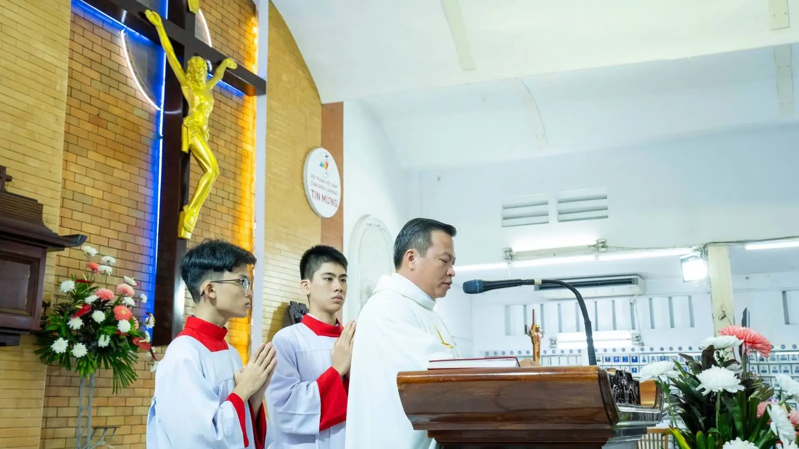Thánh lễ Đức Mẹ dâng mình 21.11.2025 tại Giáo xứ Thánh Martino 43 Thánh lễ Đức Mẹ dâng mình 21.11.2025 tại Giáo xứ Thánh Martino - ảnh 42