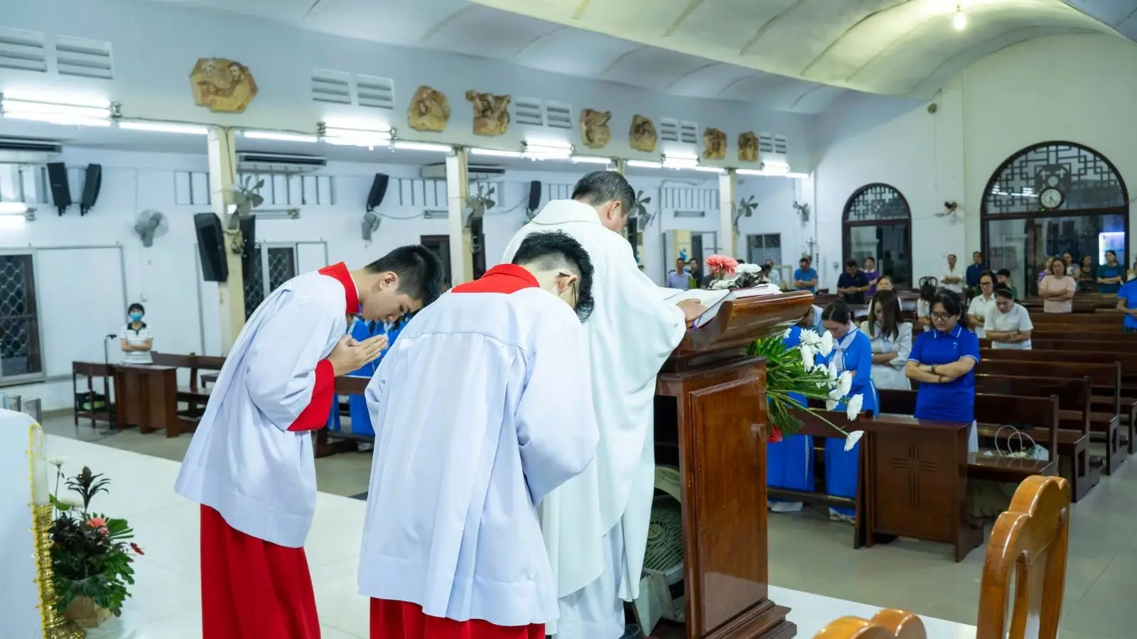 Thánh lễ Đức Mẹ dâng mình 21.11.2025 tại Giáo xứ Thánh Martino 44 Thánh lễ Đức Mẹ dâng mình 21.11.2025 tại Giáo xứ Thánh Martino - ảnh 43