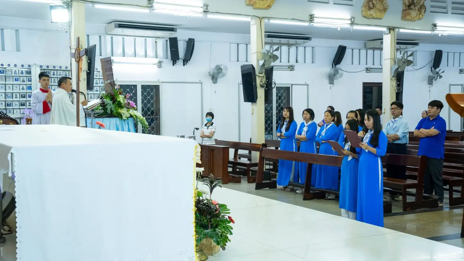 Thánh lễ Đức Mẹ dâng mình 21.11.2025 tại Giáo xứ Thánh Martino 45 Thánh lễ Đức Mẹ dâng mình 21.11.2025 tại Giáo xứ Thánh Martino - ảnh 44