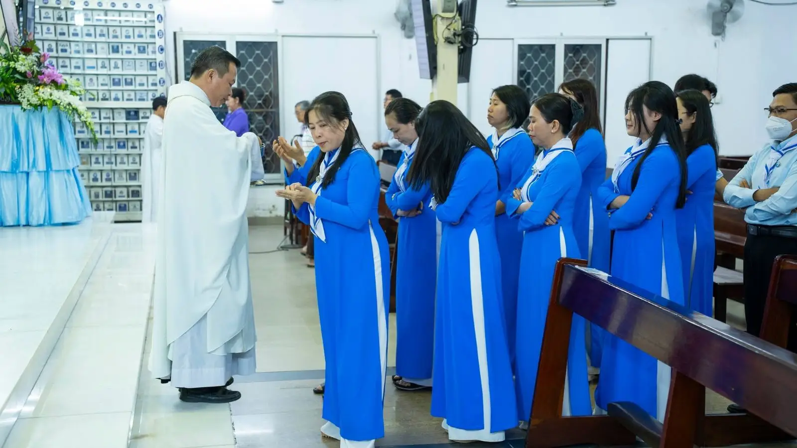 Thánh lễ Đức Mẹ dâng mình 21.11.2025 tại Giáo xứ Thánh Martino 58 Thánh lễ Đức Mẹ dâng mình 21.11.2025 tại Giáo xứ Thánh Martino - ảnh 57