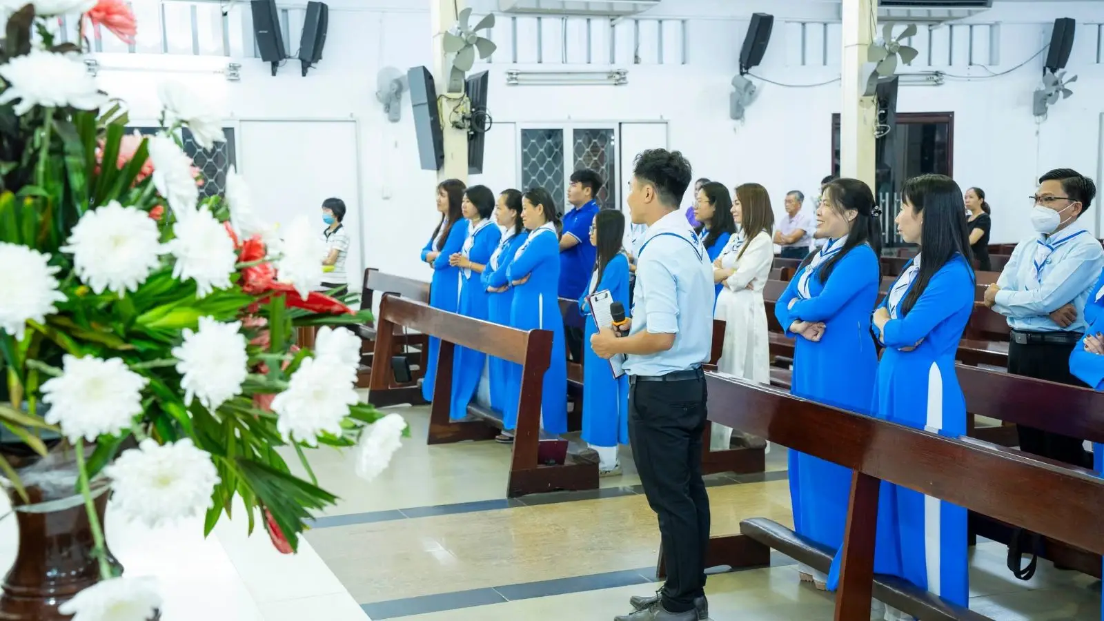 Thánh lễ Đức Mẹ dâng mình 21.11.2025 tại Giáo xứ Thánh Martino 63 Thánh lễ Đức Mẹ dâng mình 21.11.2025 tại Giáo xứ Thánh Martino - ảnh 62