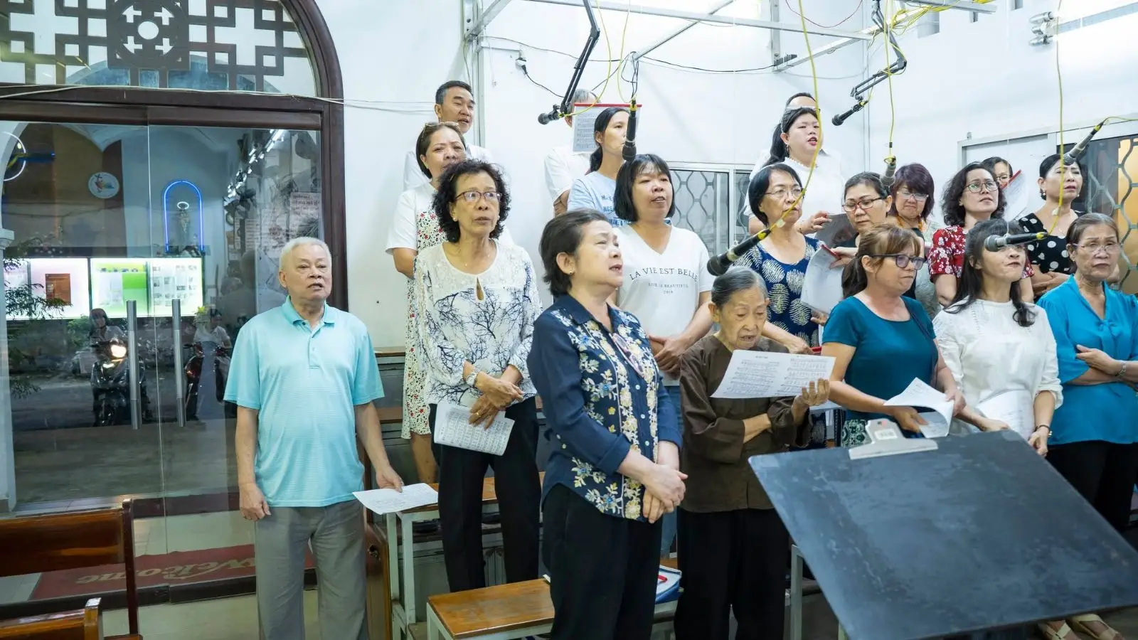 Thánh lễ Đức Mẹ dâng mình 21.11.2025 tại Giáo xứ Thánh Martino 66 Thánh lễ Đức Mẹ dâng mình 21.11.2025 tại Giáo xứ Thánh Martino - ảnh 65