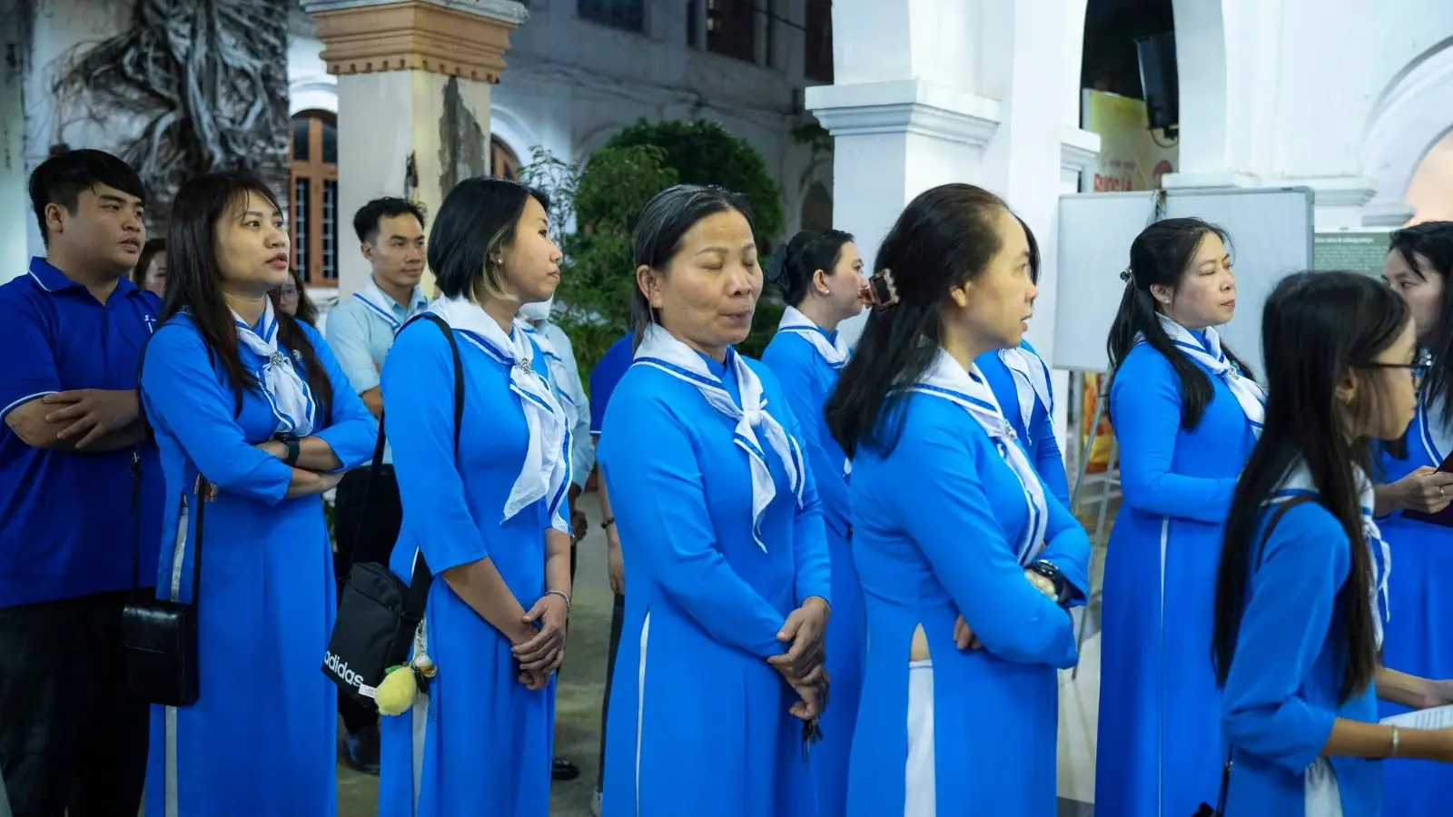 Thánh lễ Đức Mẹ dâng mình 21.11.2025 tại Giáo xứ Thánh Martino 10 Thánh lễ Đức Mẹ dâng mình 21.11.2025 tại Giáo xứ Thánh Martino - ảnh 9