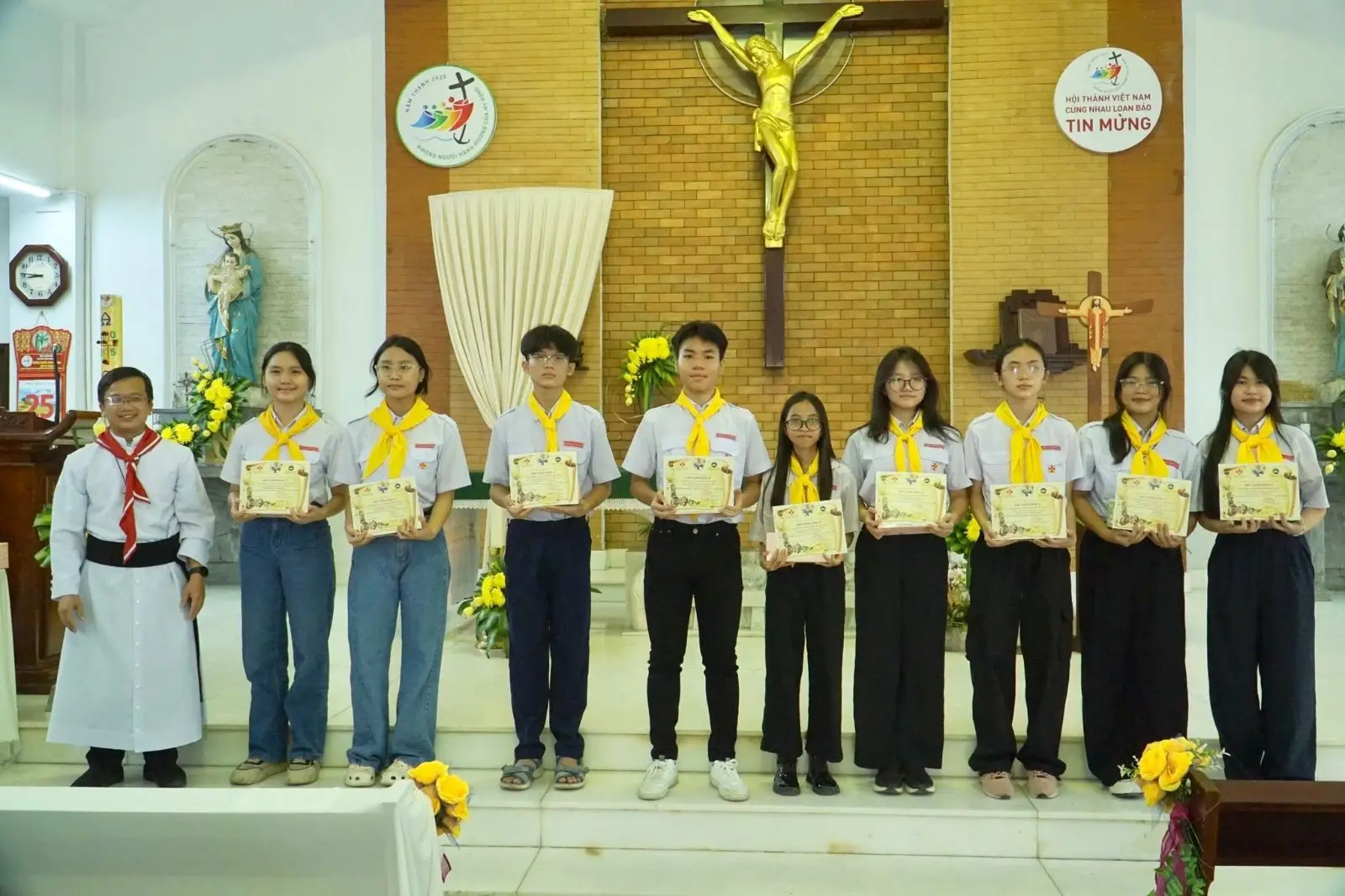 Thánh lễ tổng kết năm học 2024–2025 và đón mùa hè 34 Thánh lễ tổng kết năm học 2024–2025 và đón mùa hè - ảnh 33