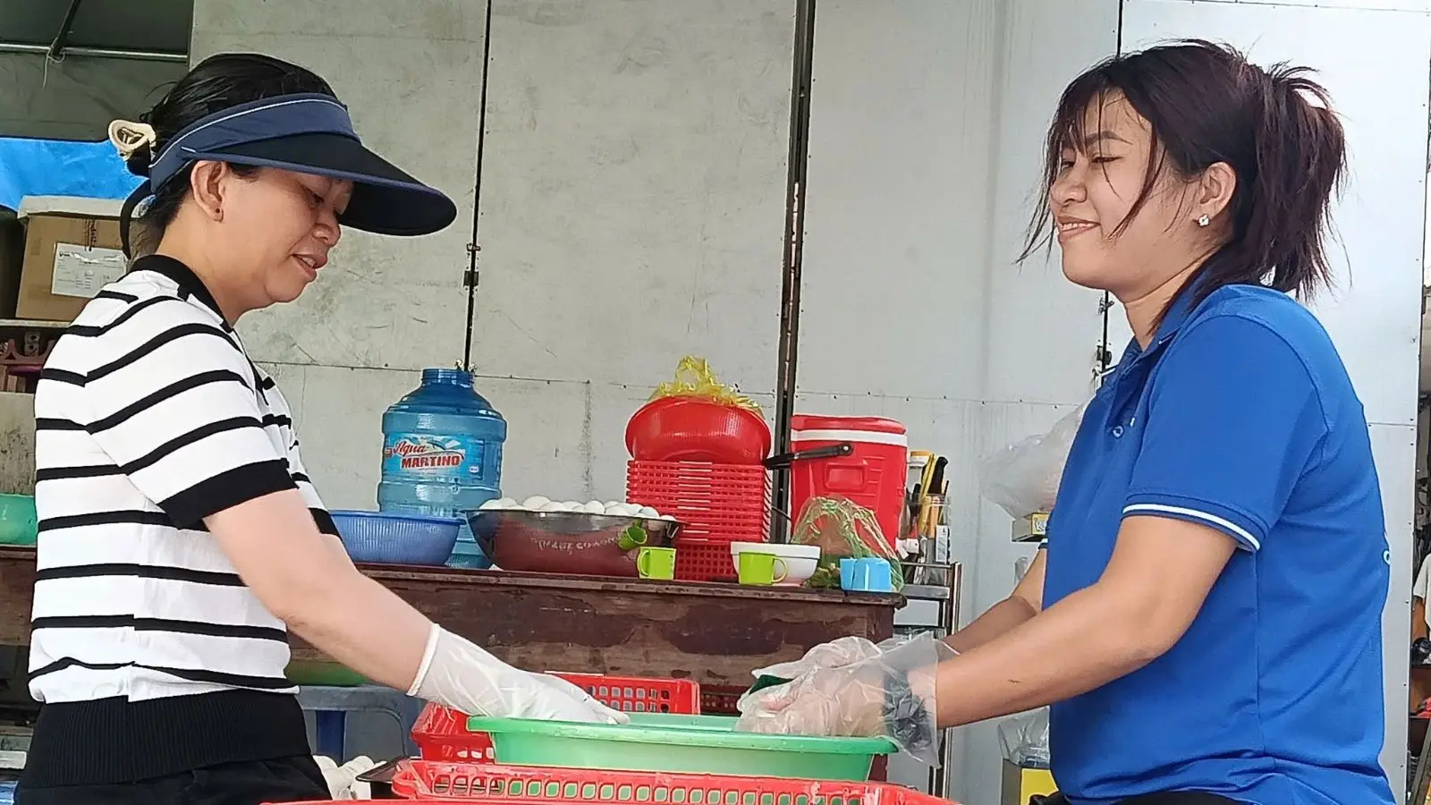 Trứng Phục Sinh – dấu chỉ của sự sống mới do giới trẻ Giáo xứ thực hiện 13 Trứng Phục Sinh – dấu chỉ của sự sống mới do giới trẻ Giáo xứ thực hiện - ảnh 12